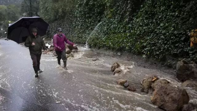California Braces for Impact as Powerful Storm Unleashes Torrential Rain, Triggering Tornado Warning and Spurring Numerous Mudslides