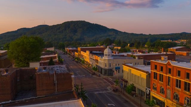 People Are Leaving Five North Carolina Towns as Soon as They Can