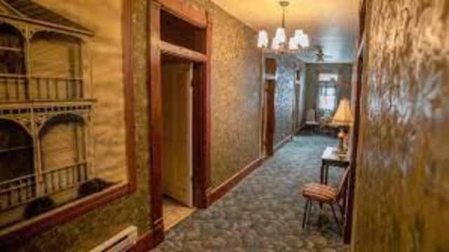 This Hotel In Indiana Is Regarded As One Of The Nation's Most Haunted Locations