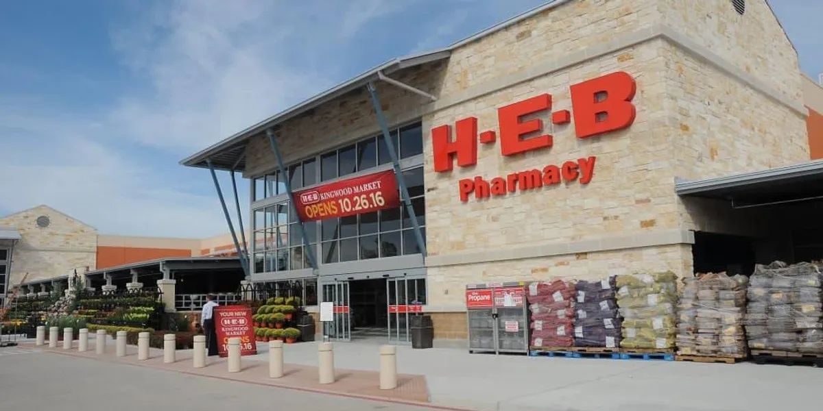 Gunshots Outside H-E-B Grocery Store in Texas Send Shoppers into Panic