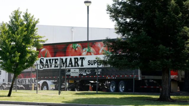 Massive Fire Soon! Save Mart Distribution Center in Merced to Close, 250 Employees Face Job Loss (1)