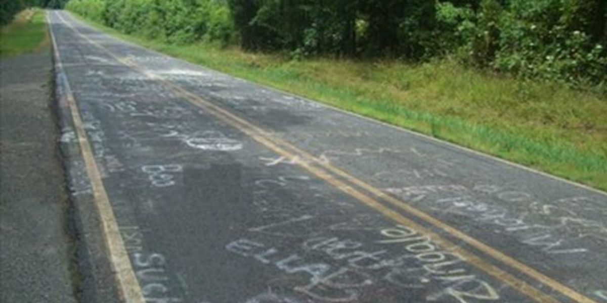 Arizona’s Strange Haunted Roads: Where Gravity Doesn’t Seem to Exist