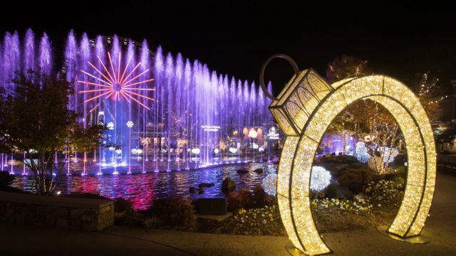 Charming Christmas in the Tennessee Mountains: The Winter Magic Fantasy of Lights Parade