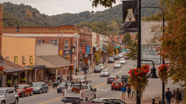 These Are The Most Senior-Friendly Towns in North Carolina for a Comfortable Life