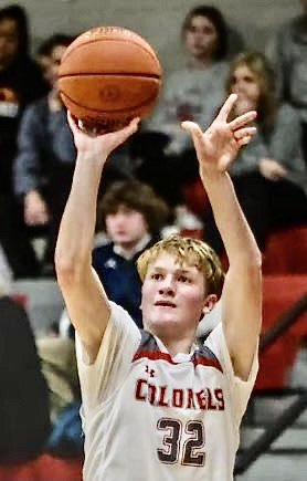 Dixie Heights needs multiple comebacks to get past Holy Cross, 64-59, in boys basketball battle